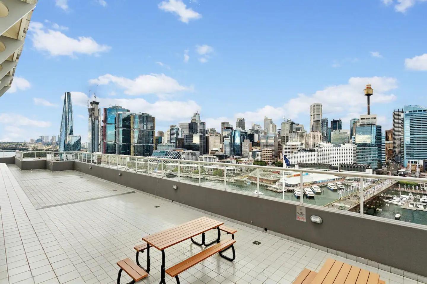 Apartment Stunning With High-level Views *
