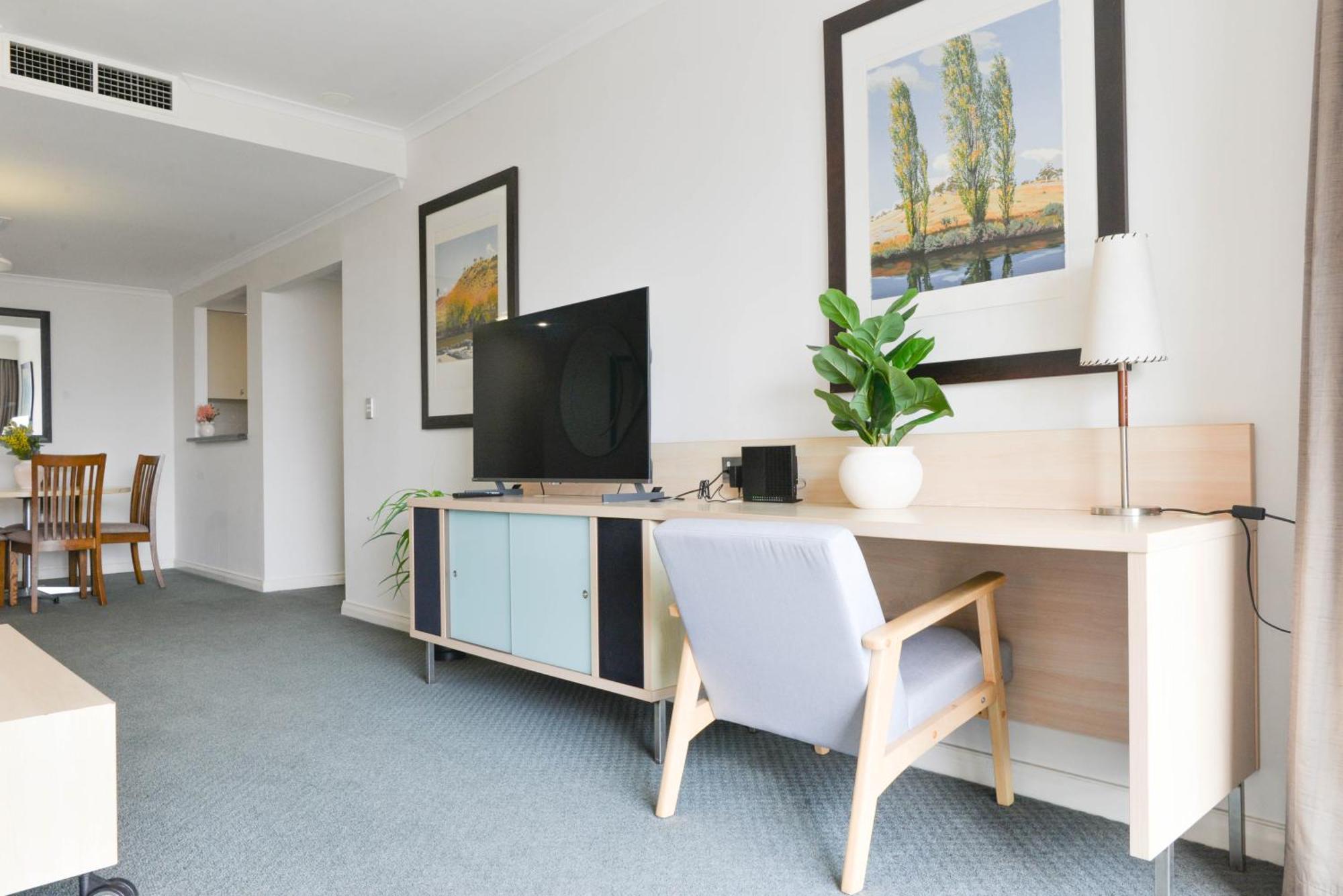 Stunning With High-level Views Apartment *