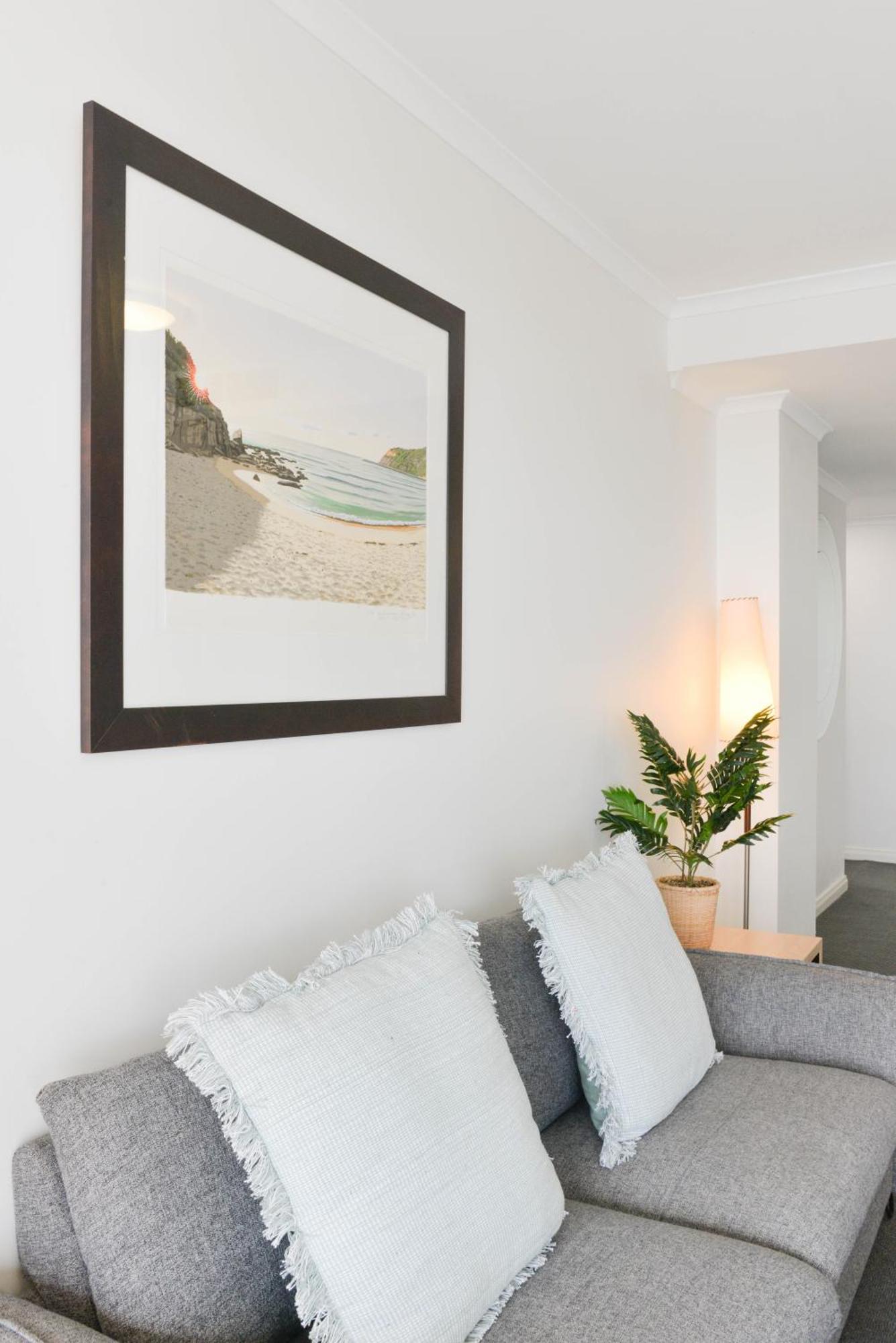 Apartment Stunning With High-level Views *