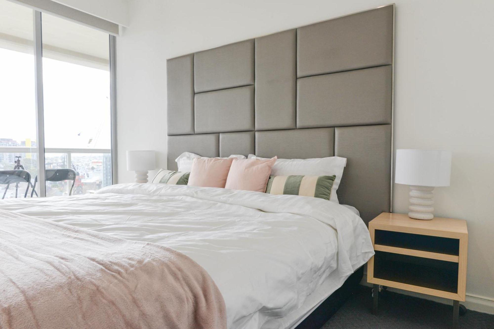 Stunning With High-level Views Apartment