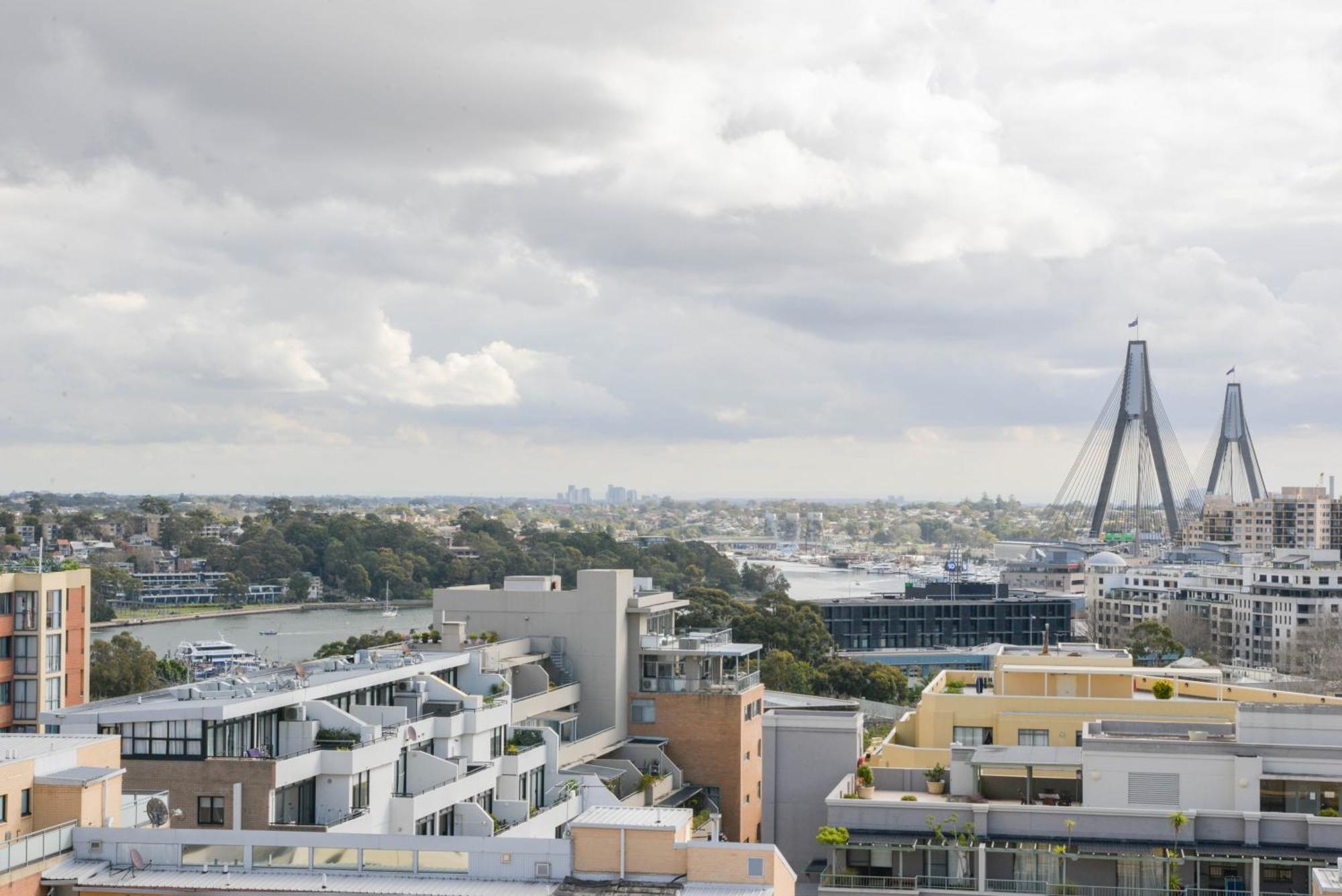 Apartment Stunning With High-level Views Sydney